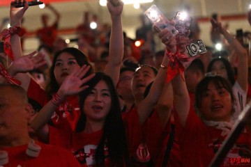 天博体育官方入口-全场唱跳不划水，“凤凰之翼”女子战斗小组点亮凤凰山！|蓉城|成都|协会|足球|刘冬梅_新浪新闻